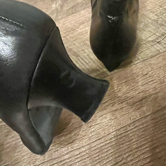 Thierry Rabotin Black Leather Ankle Boots Size 9.5 - Picture 7 of 7